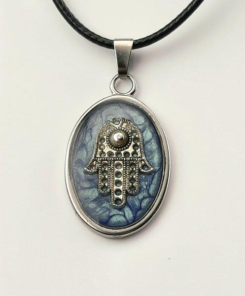 OCHRANNÝ AMULET MEDAILONEK HAMSA - RUKA FÁTIMY chirurgická ocel