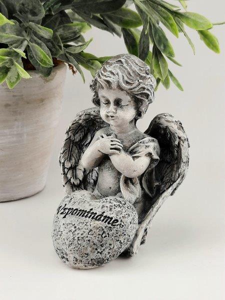 SMUTEČNÍ ANDÍLEK SE SRDÍČKEM - VZPOMÍNÁME vel. 10 CM