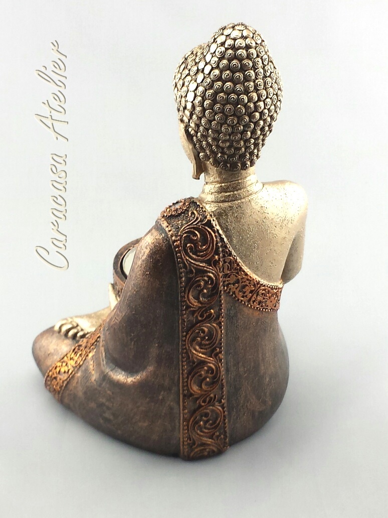 SVÍCEN BUDDHA - SOŠKA NEJEN KE ZKLIDNĚNÍ A K MEDIATCÍM, vel. 19 cm