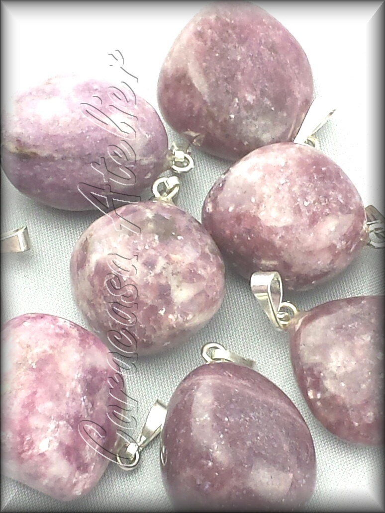 LEPIDOLIT - PŘÍVĚSEK NA OCELOVÉM ŘETÍZKU