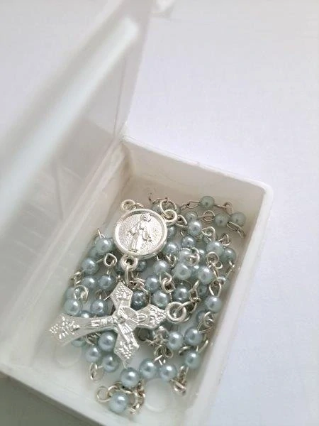 RŮŽENEC V KRABIČCE - SV. MODRÉ PERLIČKY